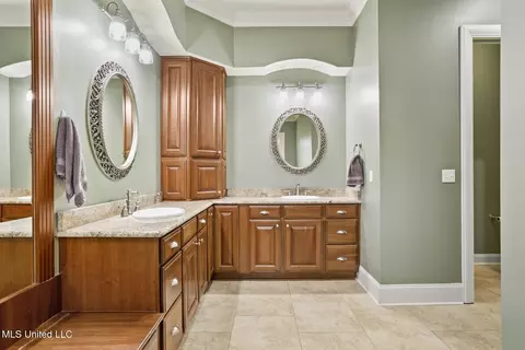 Bath - 302 Crimson Crowne, Flowood, MS 39232 photo 2 of 9