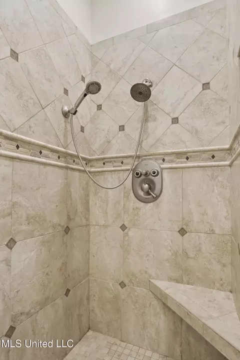 Bath - 302 Crimson Crowne, Flowood, MS 39232 photo 6 of 9