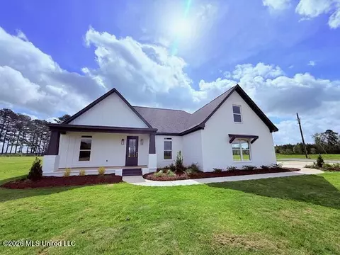 2435 Hilton Ln, Smithdale, MS 39664