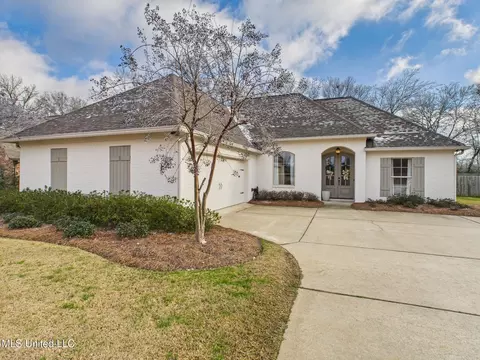 141 Fieldstone Ln, Madison, MS 39110