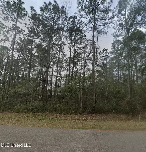 736 Anela Pl, Diamondhead, MS 39525