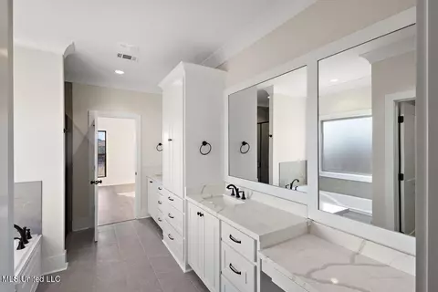 Bath - 523 Portner Way, Canton, MS 39046 photo 1 of 4