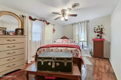 Bedroom - 117 Cedar St, Lucedale, MS 39452 photo 3 of 4