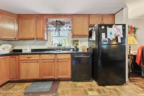 Kitchen - 117 Cedar St, Lucedale, MS 39452 photo 2 of 2