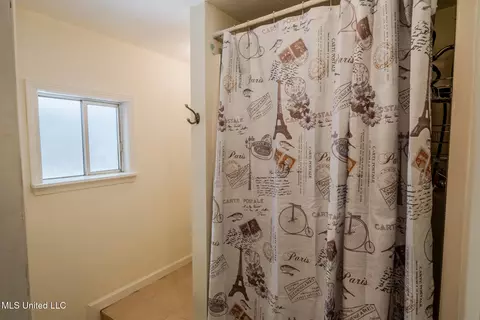 Bath - 103 Reeves St, Long Beach, MS 39560 photo 2 of 5