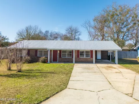 103 Reeves St, Long Beach, MS 39560