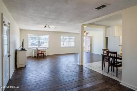 Living - 103 Reeves St, Long Beach, MS 39560 photo 3 of 3