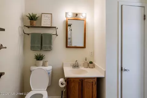Bath - 103 Reeves St, Long Beach, MS 39560 photo 5 of 5