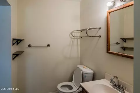 Bath - 103 Reeves St, Long Beach, MS 39560 photo 3 of 5