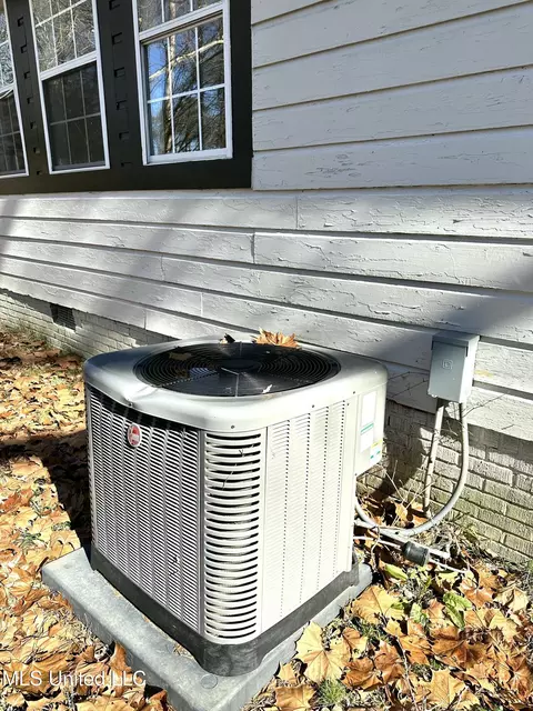 Exterior - 607 Hillsboro St, Forest, MS 39074 photo 3 of 4