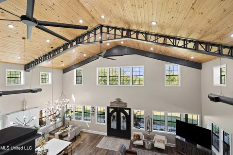 Entry Way - 47 Fulmer Rd, Como, MS 38619 photo 7 of 7