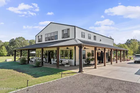 Exterior - 47 Fulmer Rd, Como, MS 38619 photo 4 of 23