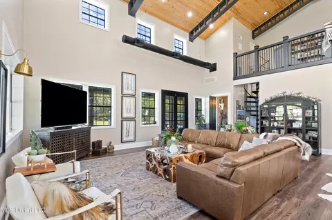 Living - 47 Fulmer Rd, Como, MS 38619 photo 2 of 2