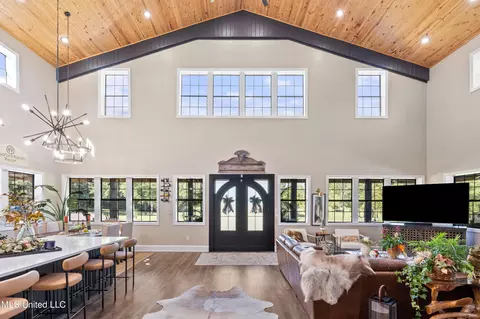 Entry Way - 47 Fulmer Rd, Como, MS 38619 photo 1 of 7
