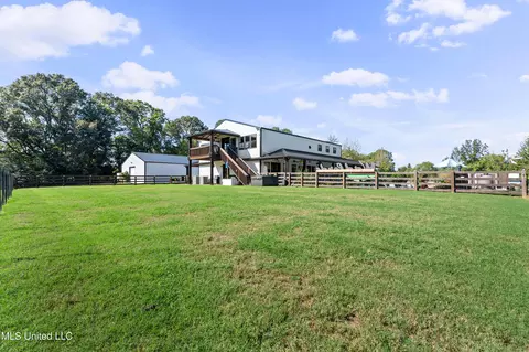 Exterior - 47 Fulmer Rd, Como, MS 38619 photo 9 of 23