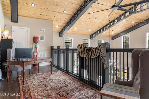 Entry Way - 47 Fulmer Rd, Como, MS 38619 photo 4 of 7