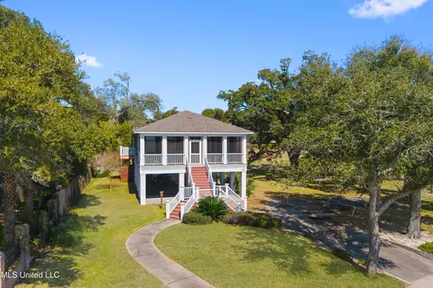 954 E Beach Blvd, Gulfport, MS 39501