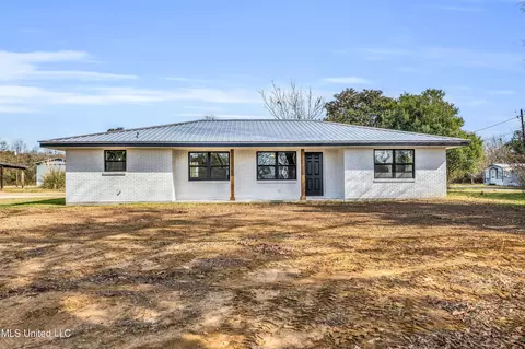 19 W Union Rd, Carriere, MS 39426