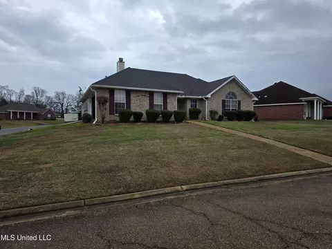 Exterior - 324 Martha Dr, Byram, MS 39272 photo 2 of 9