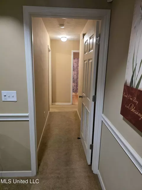Entry Way - 324 Martha Dr, Byram, MS 39272 photo 2 of 3