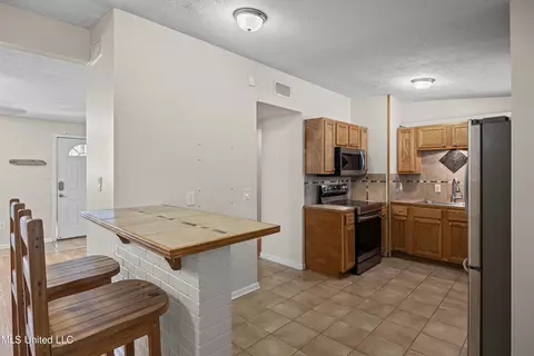 Kitchen - 5517 Grafton St, Jackson, MS 39206 photo 2 of 6