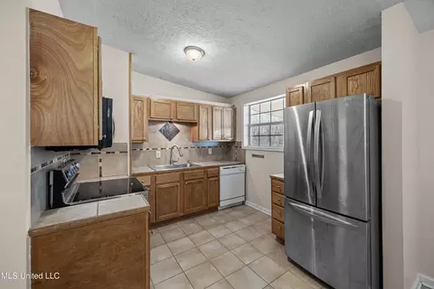 Kitchen - 5517 Grafton St, Jackson, MS 39206 photo 5 of 6