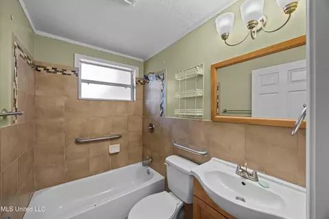 Bath - 5517 Grafton St, Jackson, MS 39206 photo 1 of 1