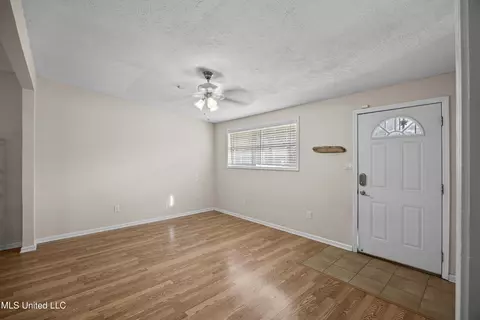 Living - 5517 Grafton St, Jackson, MS 39206 photo 1 of 2