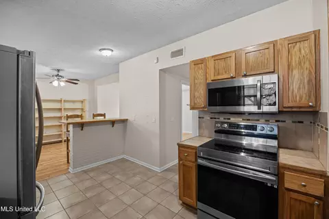 Kitchen - 5517 Grafton St, Jackson, MS 39206 photo 6 of 6