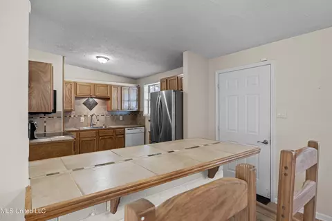 Kitchen - 5517 Grafton St, Jackson, MS 39206 photo 1 of 6