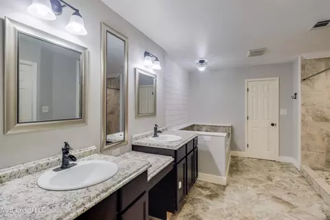 Bath - 4432 Lily Patch Ln, Moss Point, MS 39562 photo 1 of 5