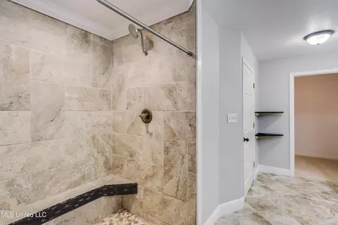 Bath - 4432 Lily Patch Ln, Moss Point, MS 39562 photo 2 of 5