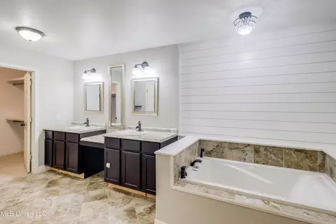Bath - 4432 Lily Patch Ln, Moss Point, MS 39562 photo 3 of 5
