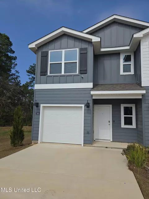 7801 Reagan Ct, Ocean Springs, MS 39564