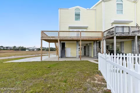 806 W Beach Blvd, Long Beach, MS 39560