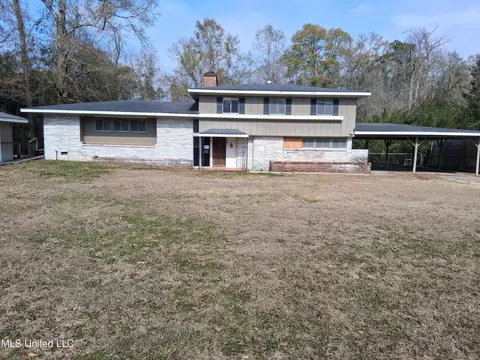 721 Idlewild Ln, Picayune, MS 39466