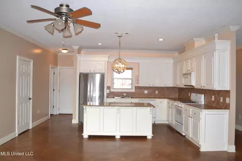 328 Red Cedar Dr, Brandon, MS 39047 photo 9