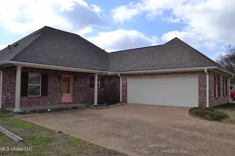 328 Red Cedar Dr, Brandon, MS 39047 photo 2