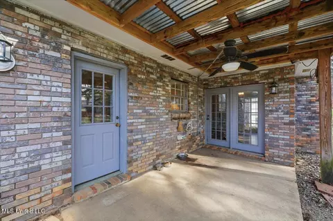 Exterior - 1214 Pineview Dr, Clinton, MS 39056 photo 4 of 6