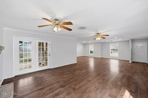 Living - 1214 Pineview Dr, Clinton, MS 39056 photo 3 of 7