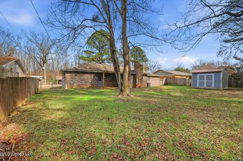 Exterior - 1214 Pineview Dr, Clinton, MS 39056 photo 5 of 6
