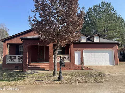 15 Ashwood Dr, Starkville, MS 39759