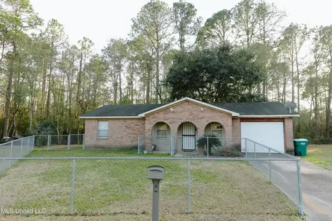 1405 Kingfisher Dr, Gautier, MS 39553