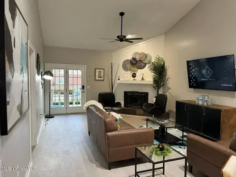 Living - 105 Northtown Dr, Jackson, MS 39211 photo 1 of 1