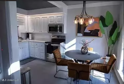Kitchen - 105 Northtown Dr, Jackson, MS 39211 photo 3 of 3