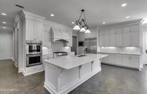Kitchen - 268 Sundial Rd, Madison, MS 39110 photo 4 of 8