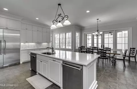Kitchen - 268 Sundial Rd, Madison, MS 39110 photo 3 of 8