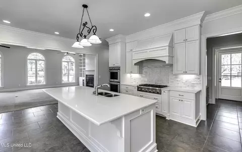 Kitchen - 268 Sundial Rd, Madison, MS 39110 photo 5 of 8