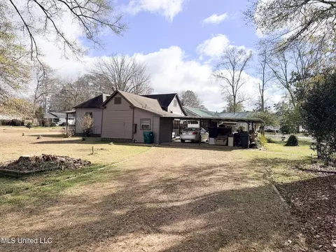 Exterior - 1607 N Jackson St, Brookhaven, MS 39601 photo 6 of 7