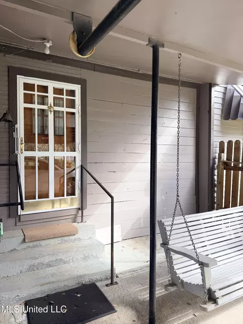 Exterior - 1607 N Jackson St, Brookhaven, MS 39601 photo 5 of 7
